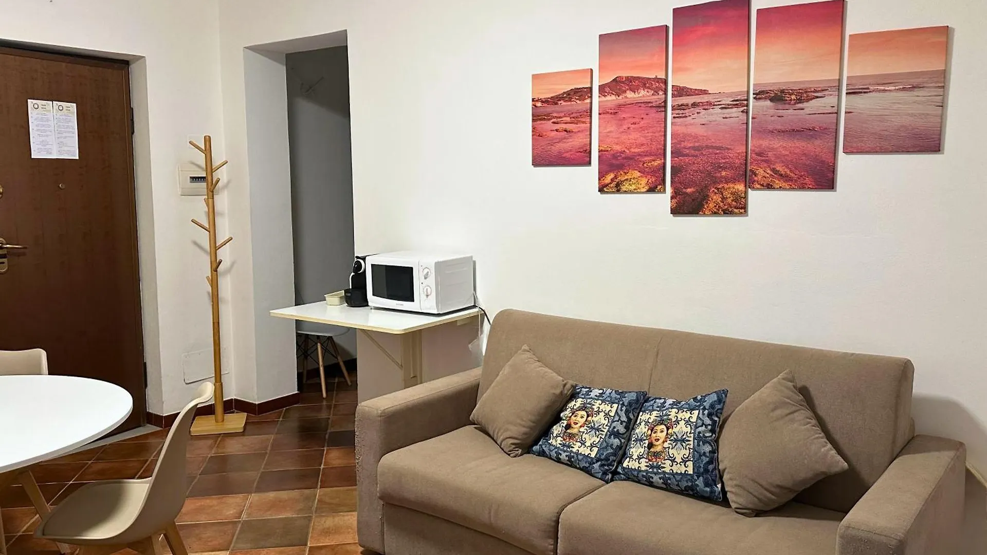 Appartamenti-Residence Al Massimo Palermo 0*,  Italia