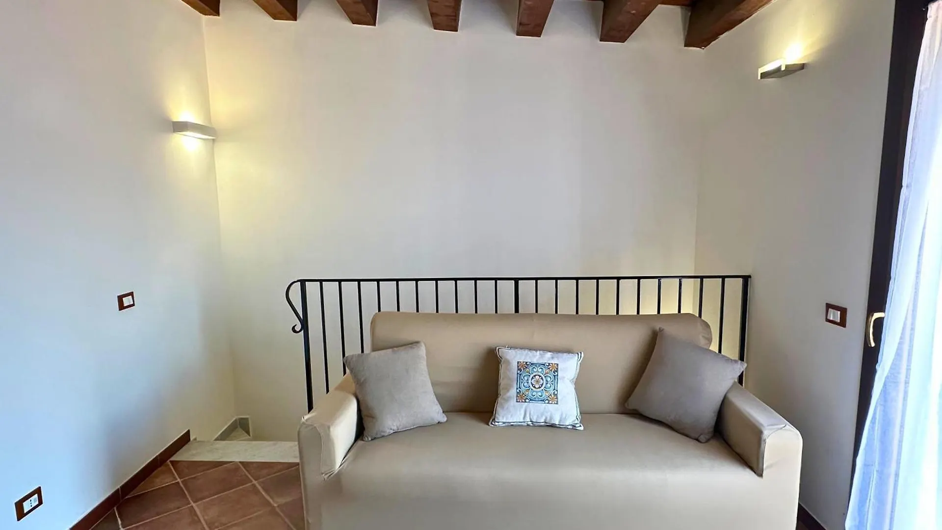 Appartamenti-Residence Al Massimo Palermo 0*,  Italia